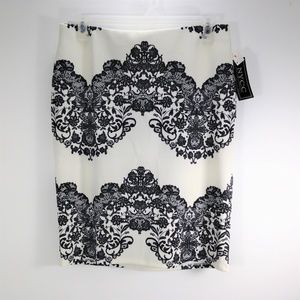 New : NYCC Printed Skirt Large